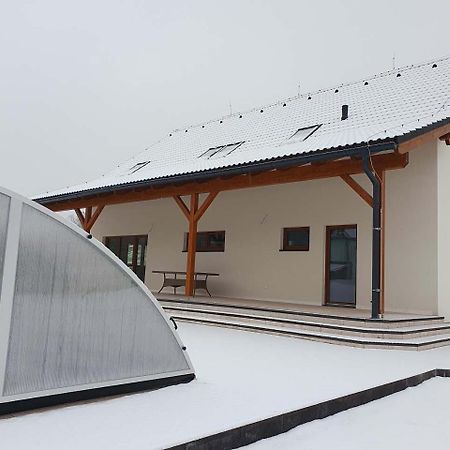 Holiday House Adam Prosecne Bagian luar foto