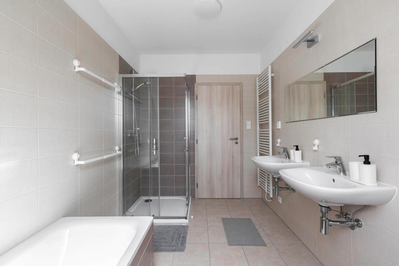 Holiday House Adam Prosecne Bagian luar foto