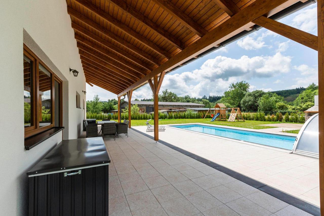 Holiday House Adam Prosecne Bagian luar foto
