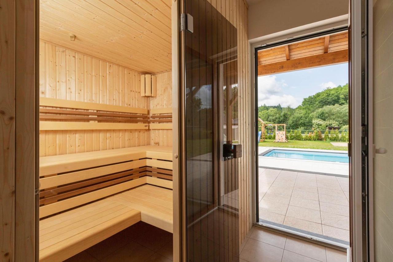 Holiday House Adam Prosecne Bagian luar foto