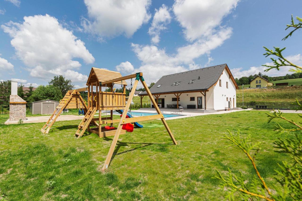 Holiday House Adam Prosecne Bagian luar foto