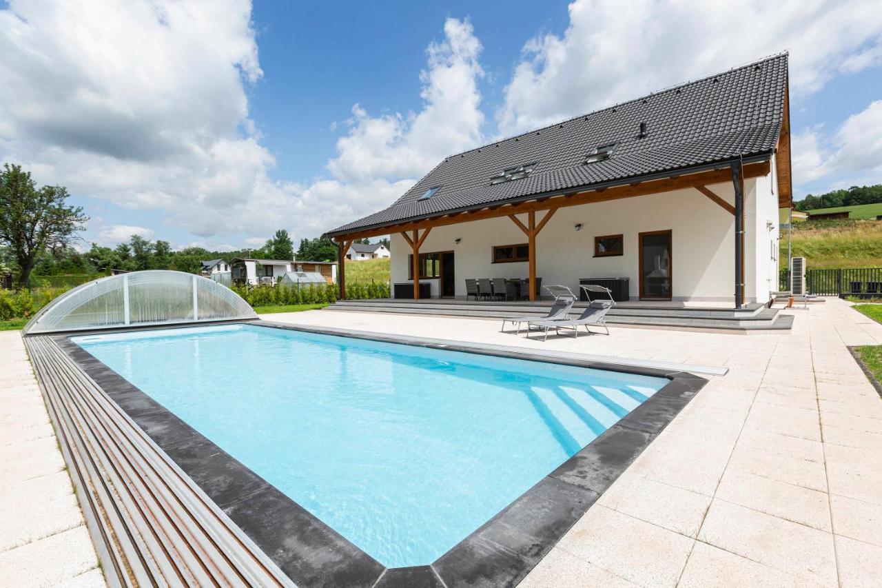 Holiday House Adam Prosecne Bagian luar foto