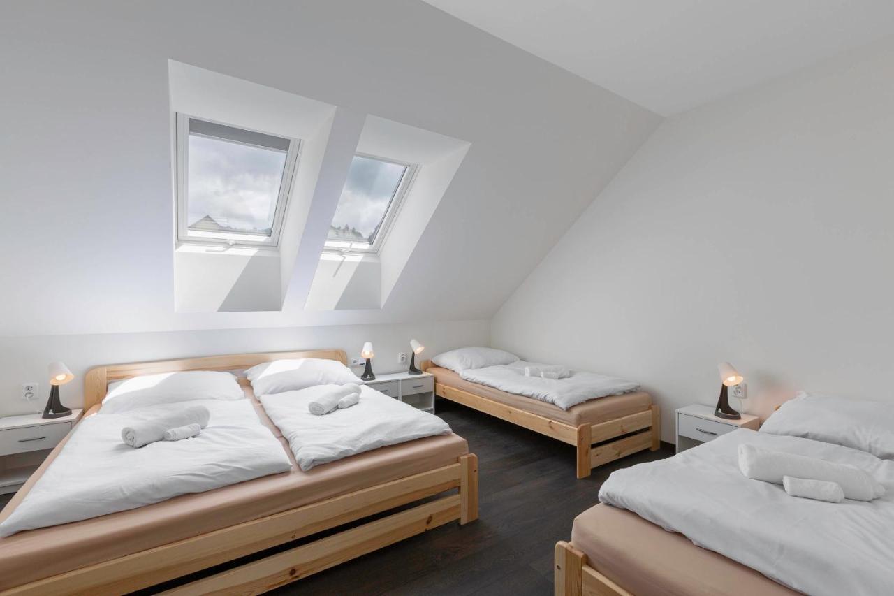 Holiday House Adam Prosecne Bagian luar foto