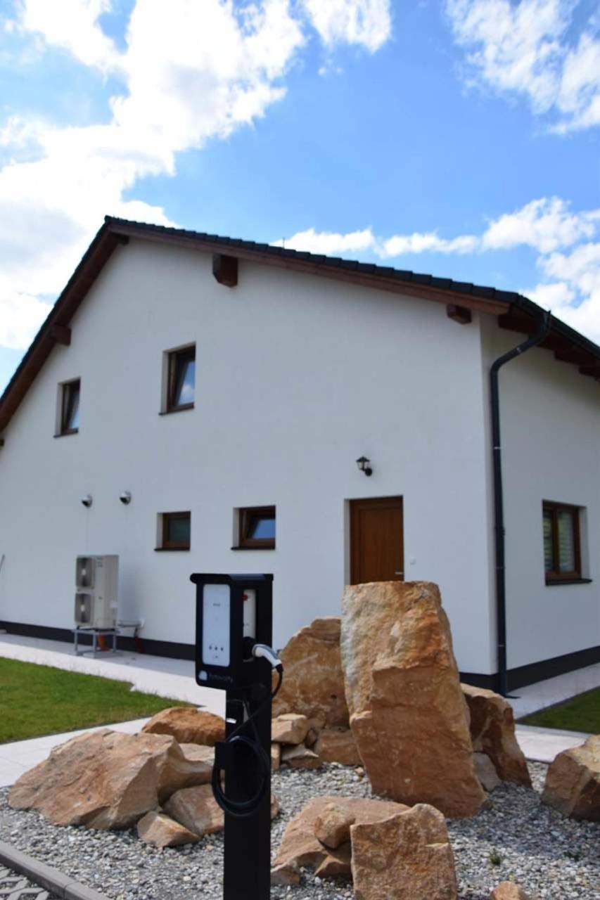 Holiday House Adam Prosecne Bagian luar foto